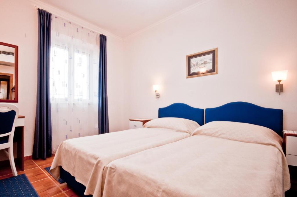 Apartments Barba Petra Dvori Sumartin Zimmer foto